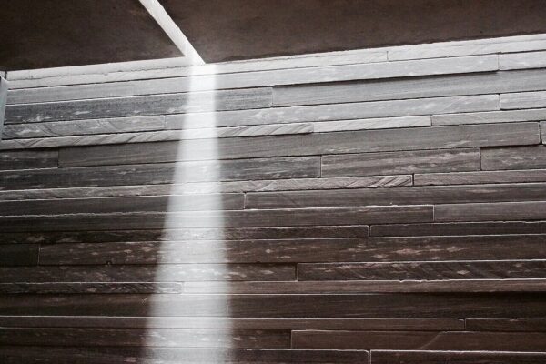 Ρωγμές φωτός (Αρχιτεκτονικά Νέα 8)