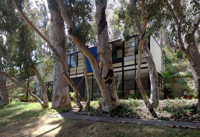 06-Eames-House-Case-Study-House-No-8-Pac